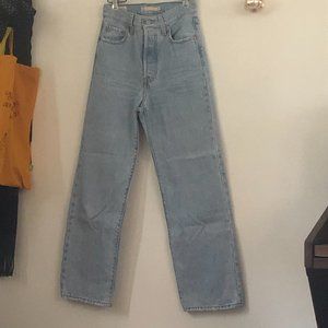 Levi's Ribcage Straight Ankle Jeans in Ojai Shore NWOT